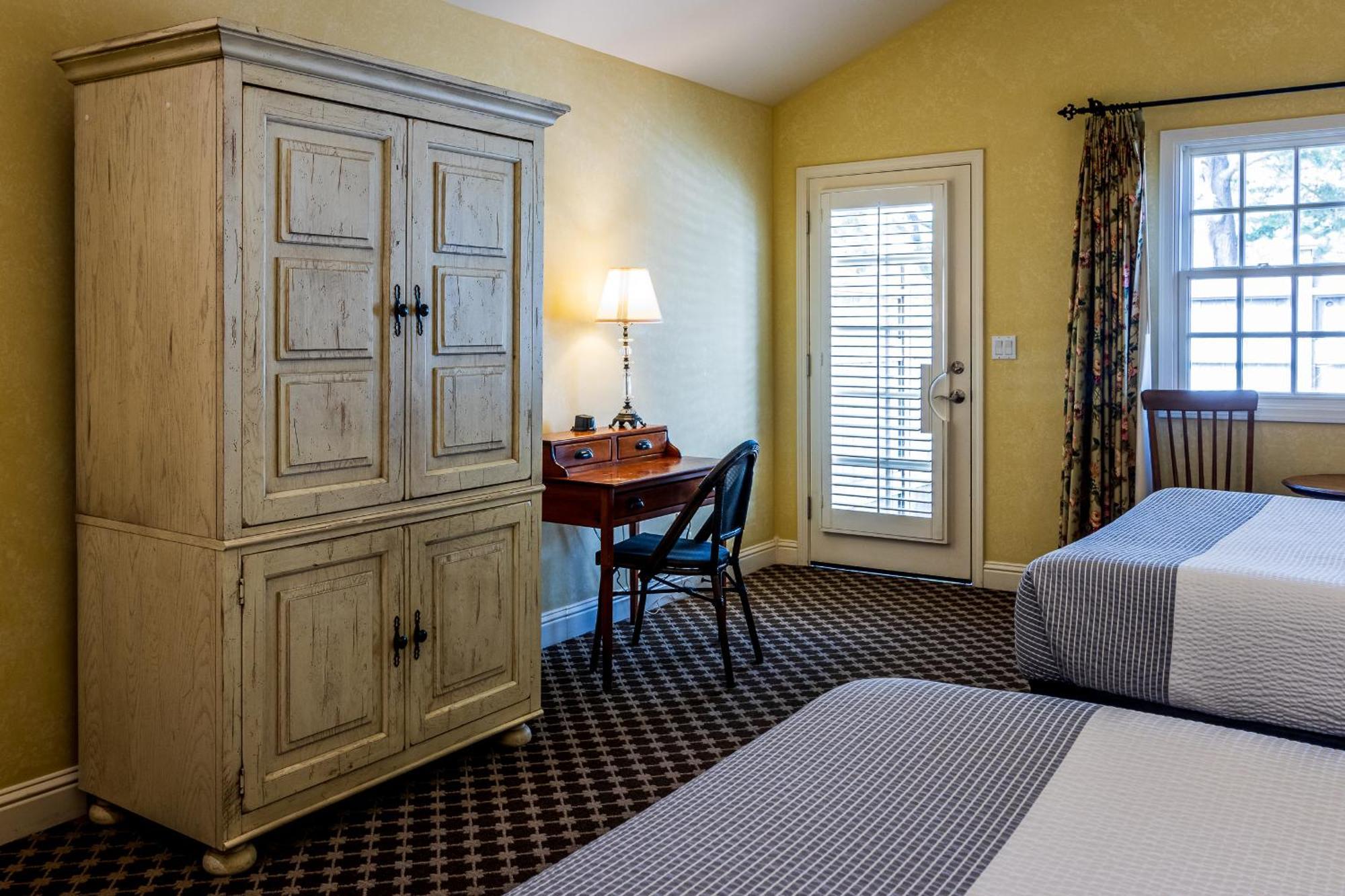 Lodge Pines Cambria